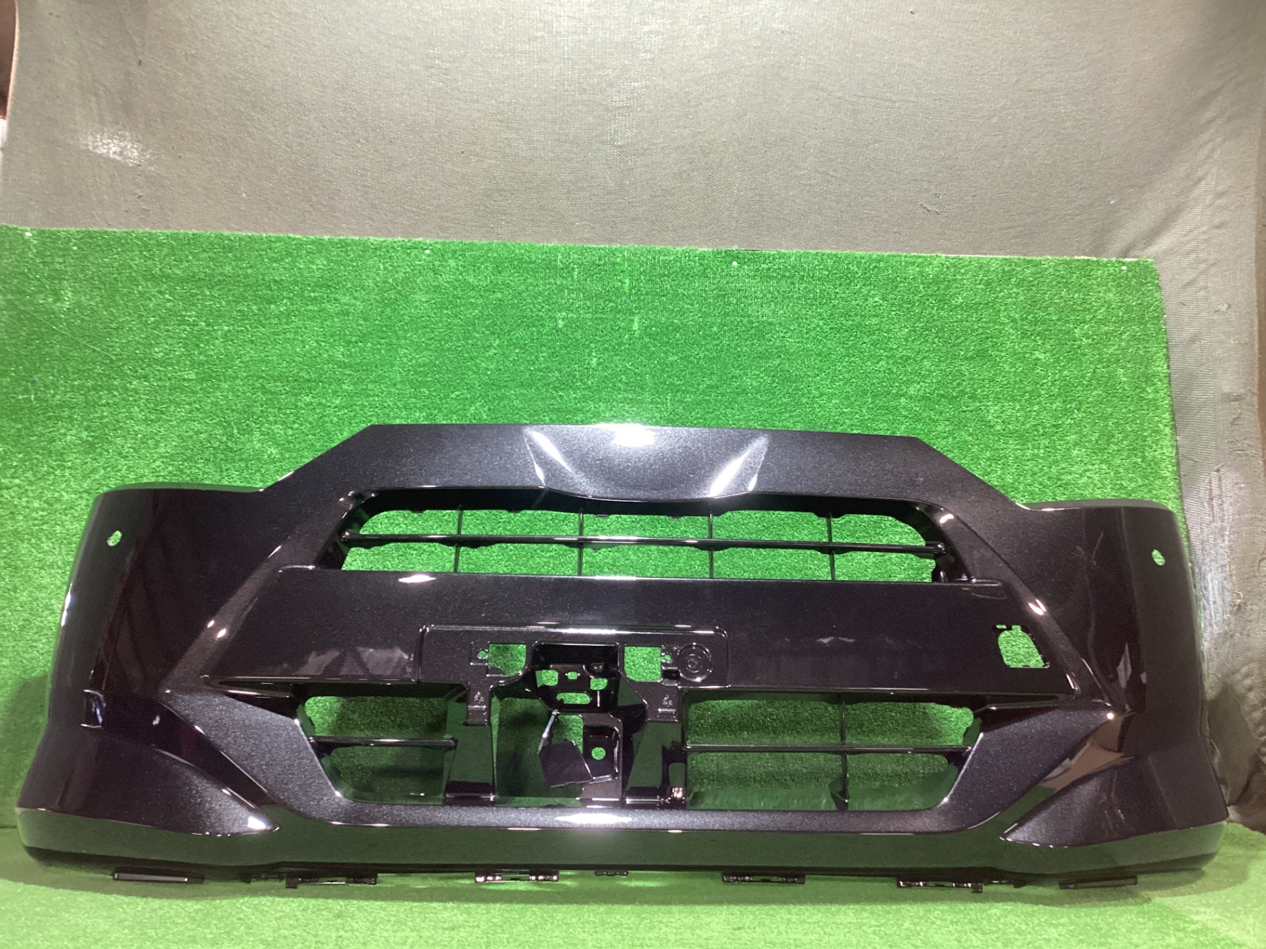 ピクシスエポック　フロントバンパー