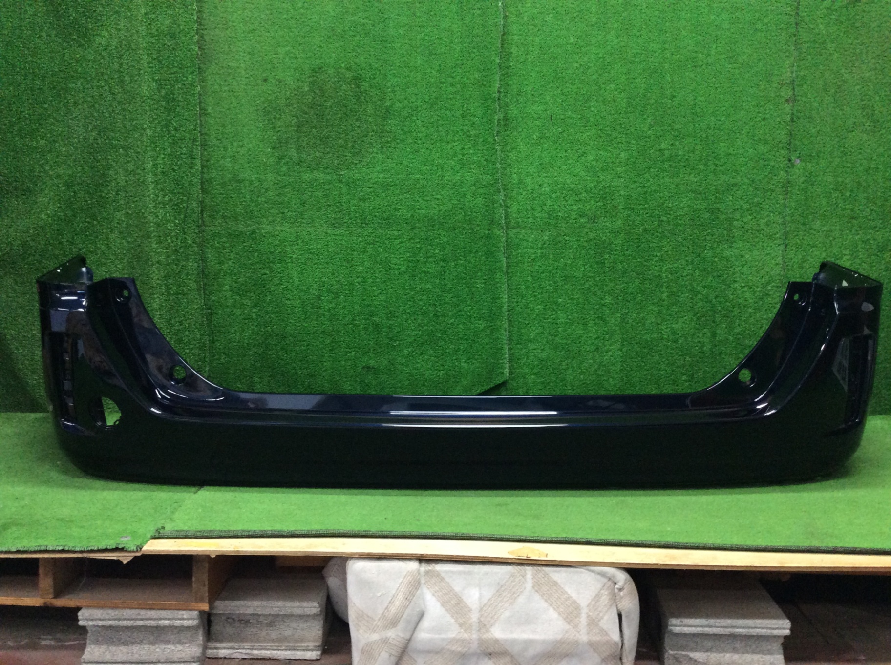 ノア　リヤバンパー