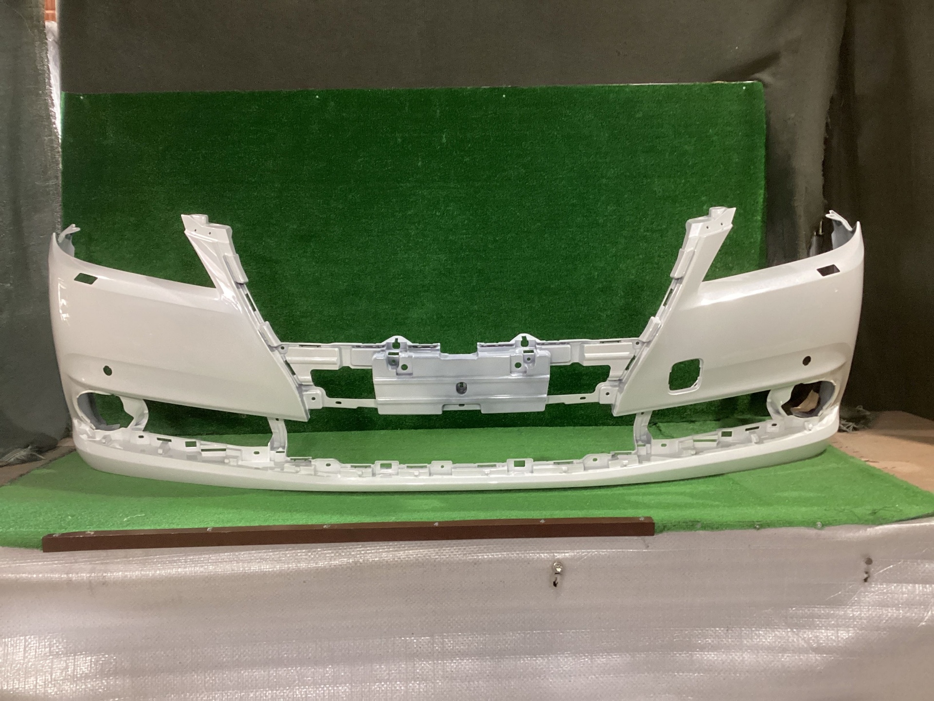 クラウン マジェスタ　フロントバンパー