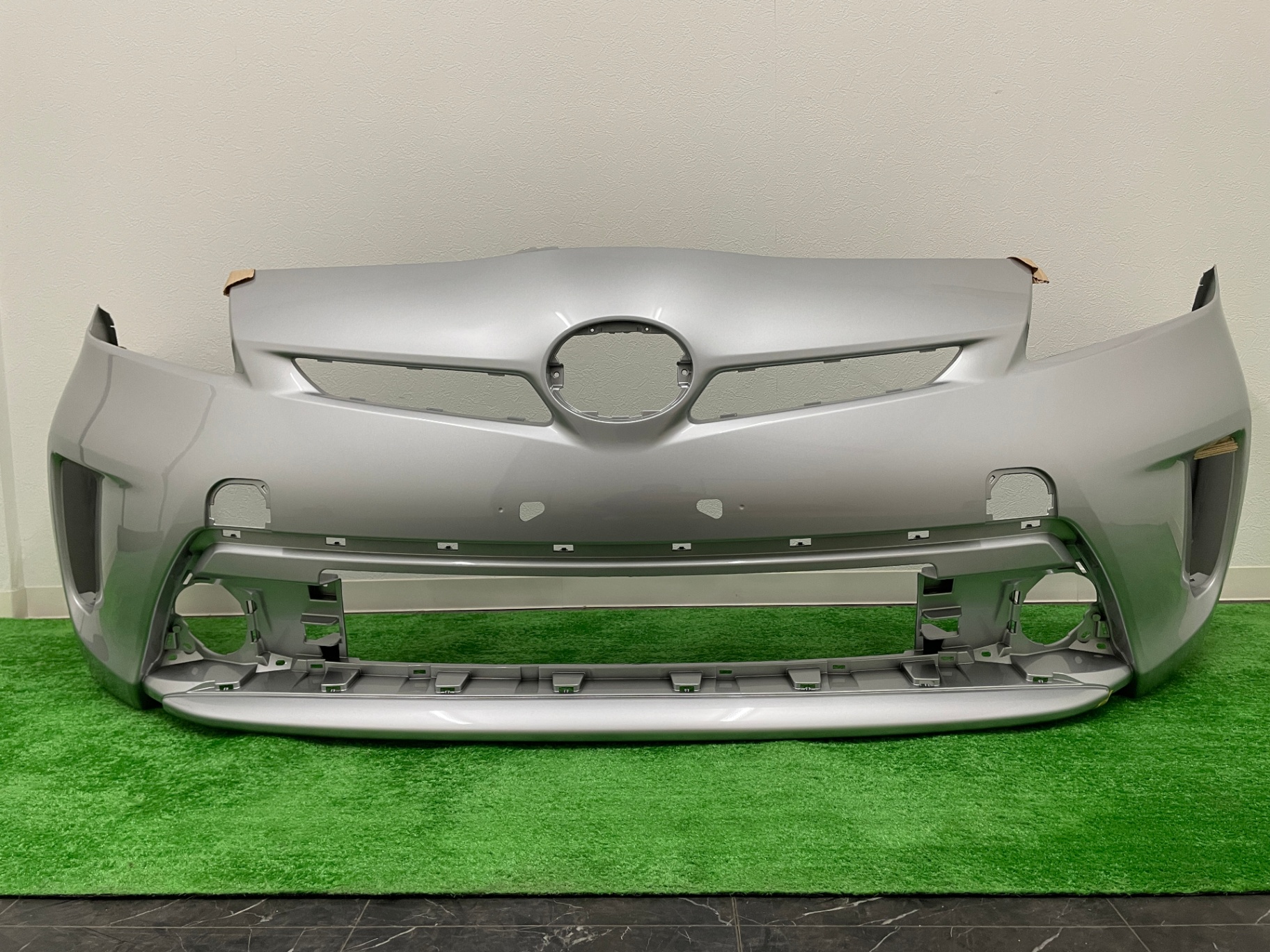 トヨタ プリウス フロントバンパー ZVW30 52119-47340-B0