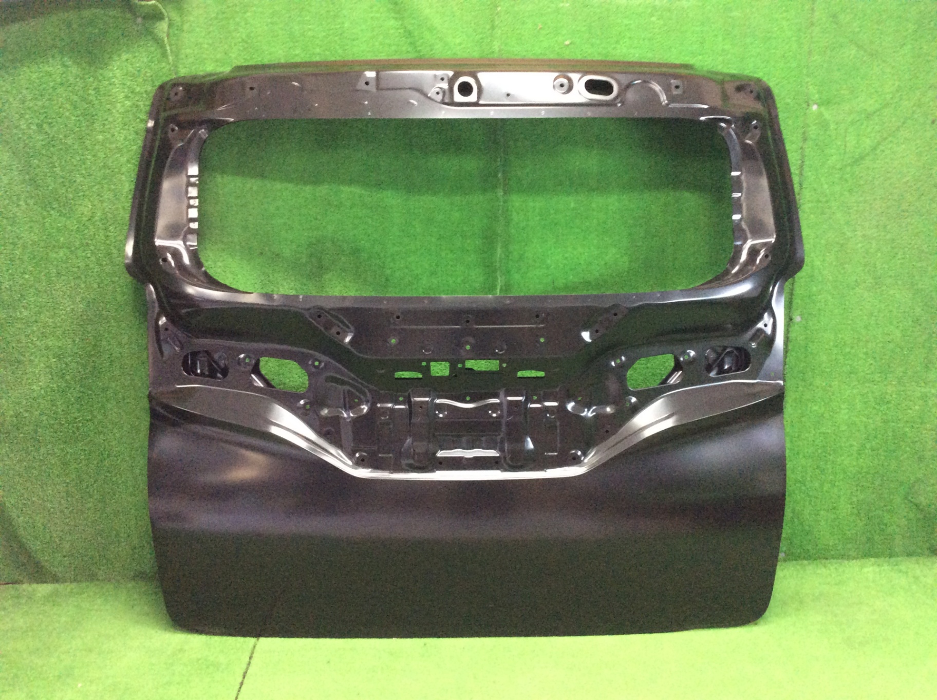 アルファード　バックドアパネル