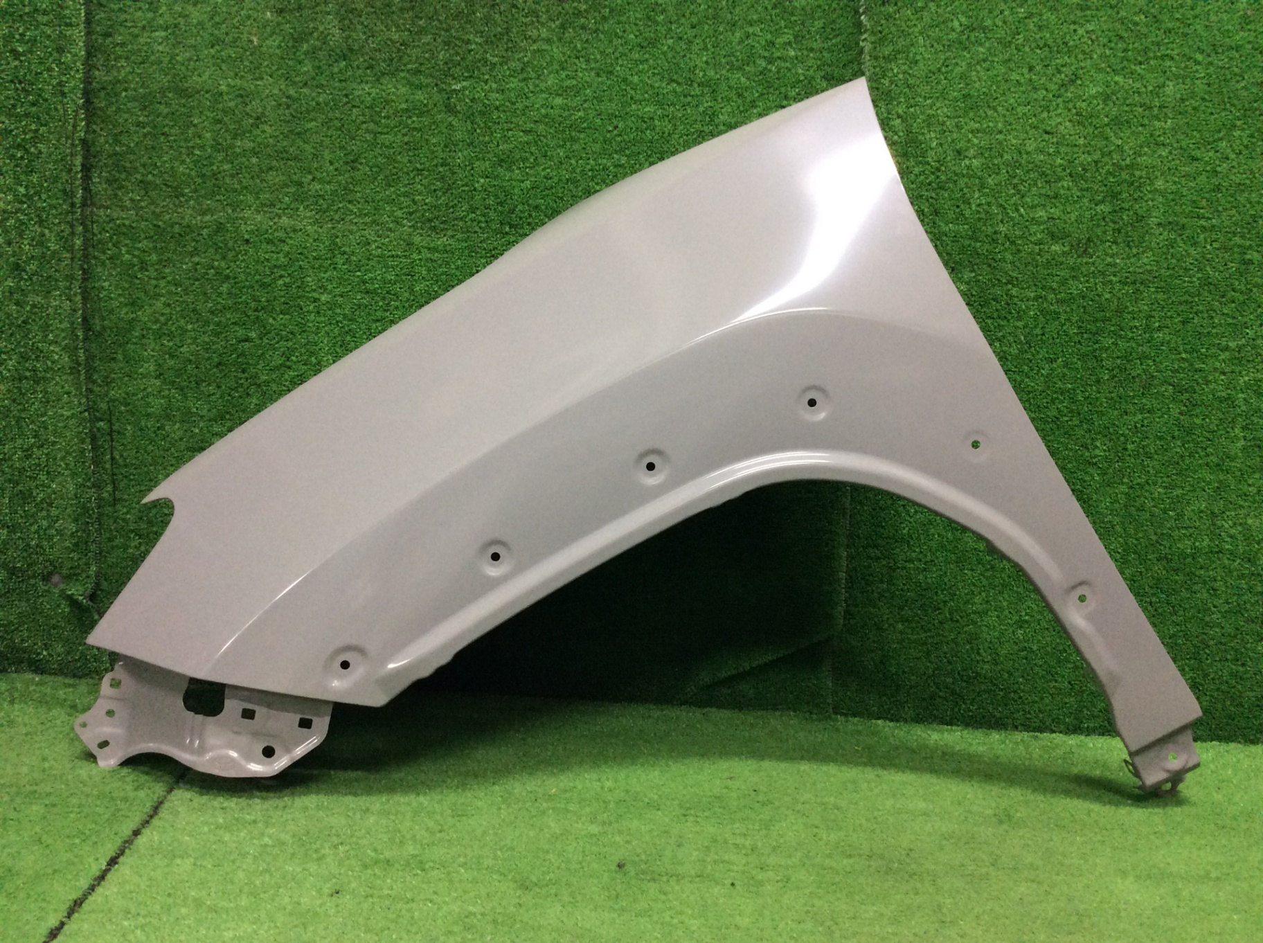 ヤリスクロス　左フロントフェンダー