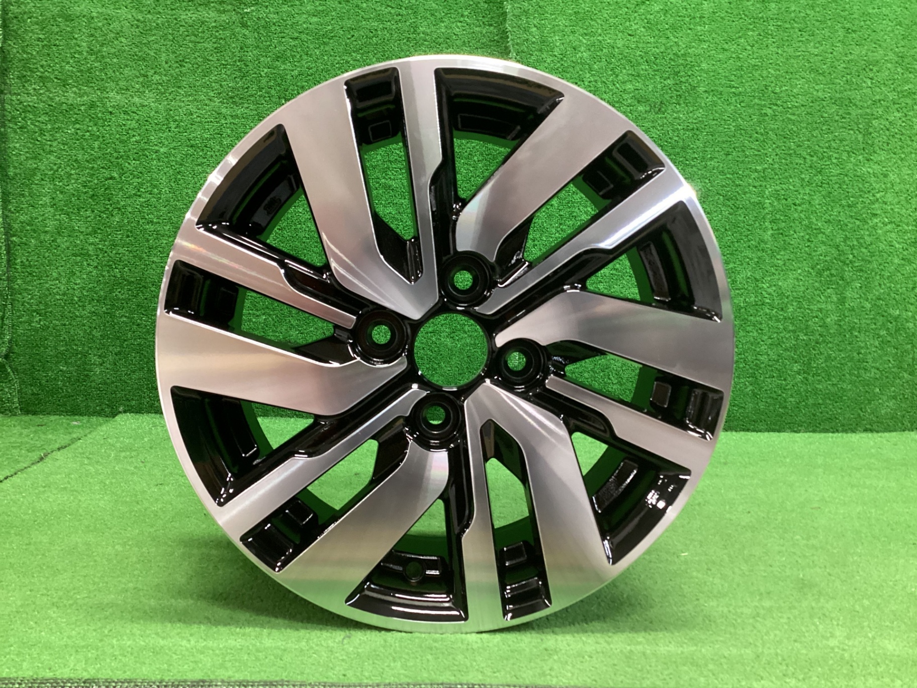 ルーミー　純正ホイール