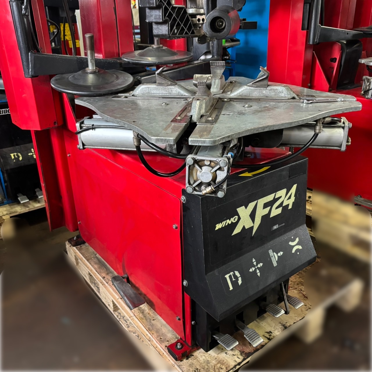 タイヤチェンジャー／エイワ／XF24／ウィング／タイヤ交換／動作確認済／①