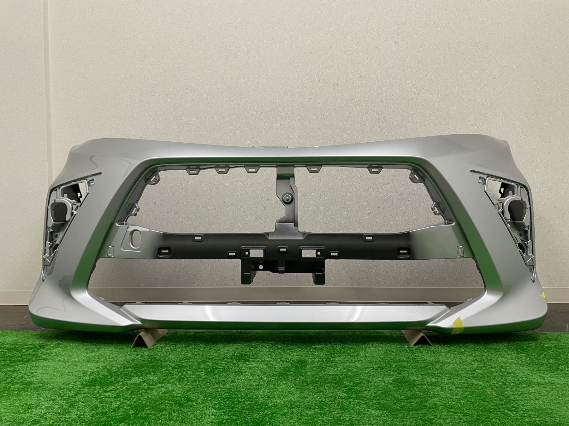 トヨタ ルーミー/タンク フロントバンパー M900/M910 52119-B1440-B0