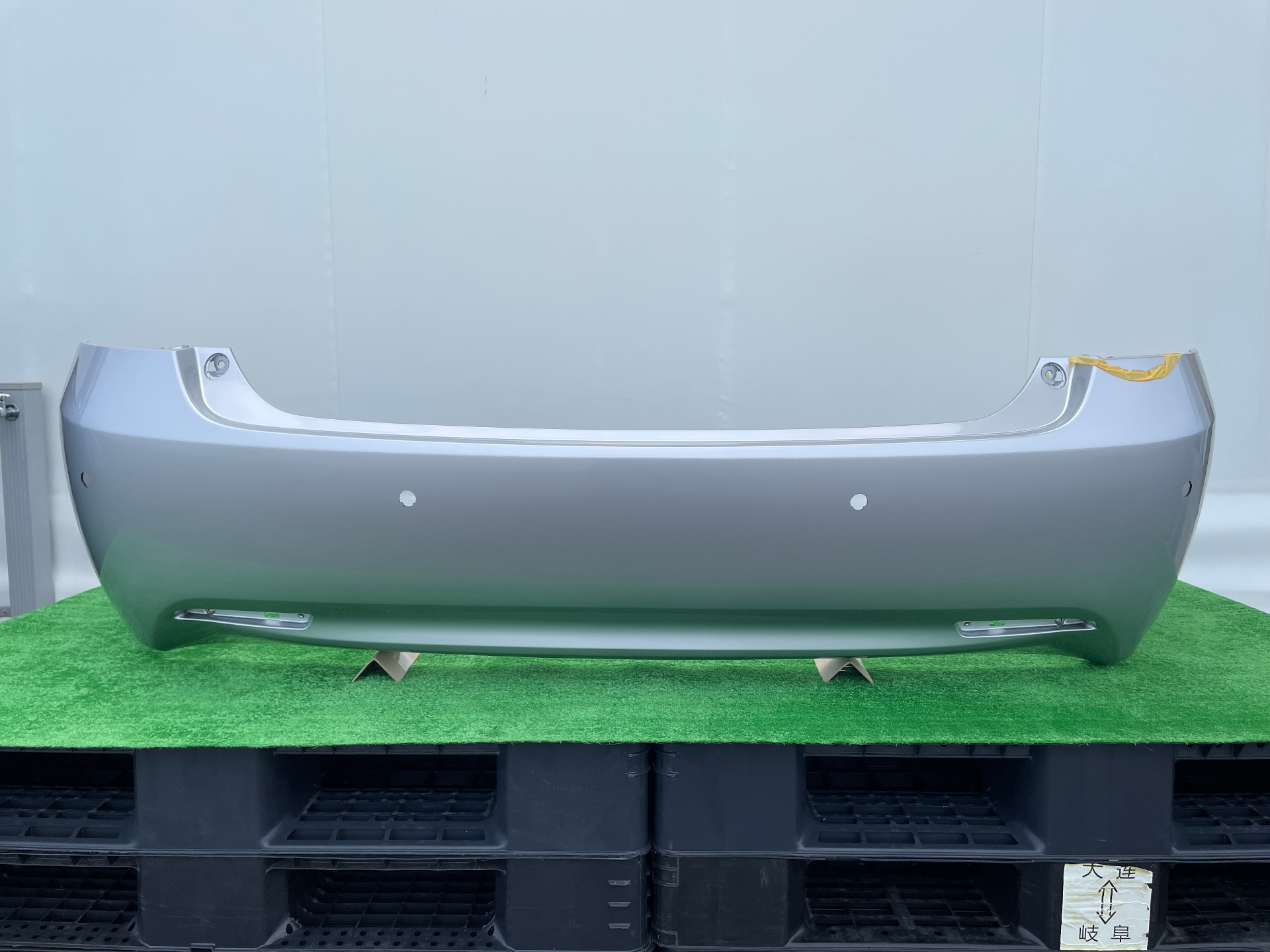 トヨタ クラウン/クラウン ハイブリッド リアバンパー AWS210/211/GRS210/211　52159-30650-B0