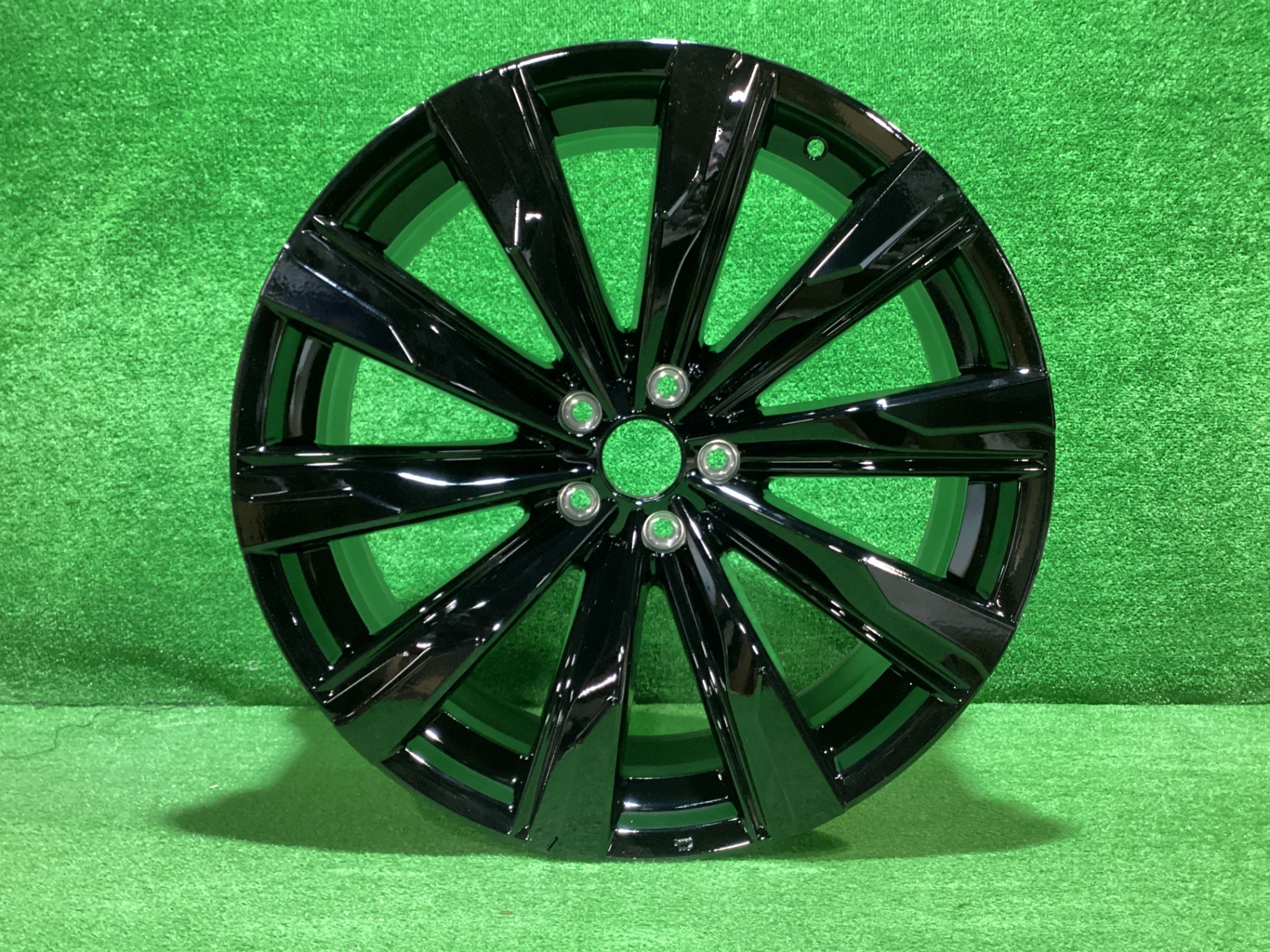 クラウンスポーツ　ホイール