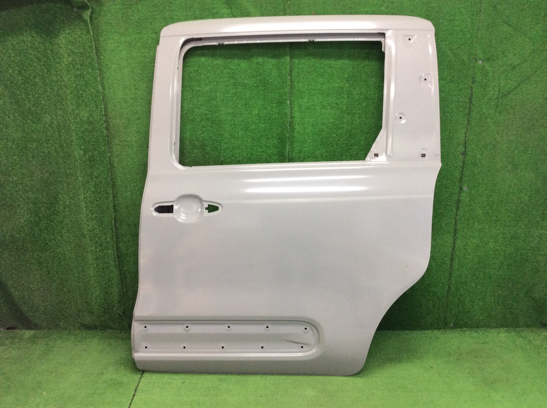 シエンタ　左リヤドアパネル