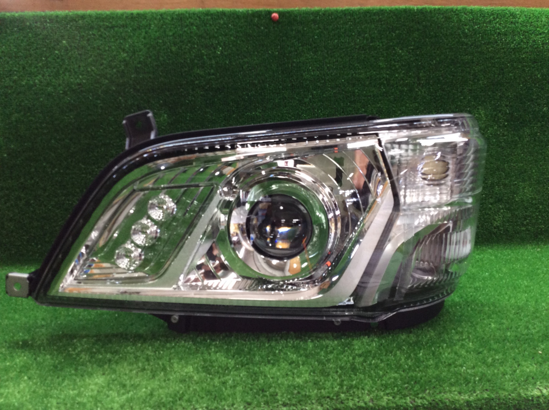 ダイナ　左ヘッドライト