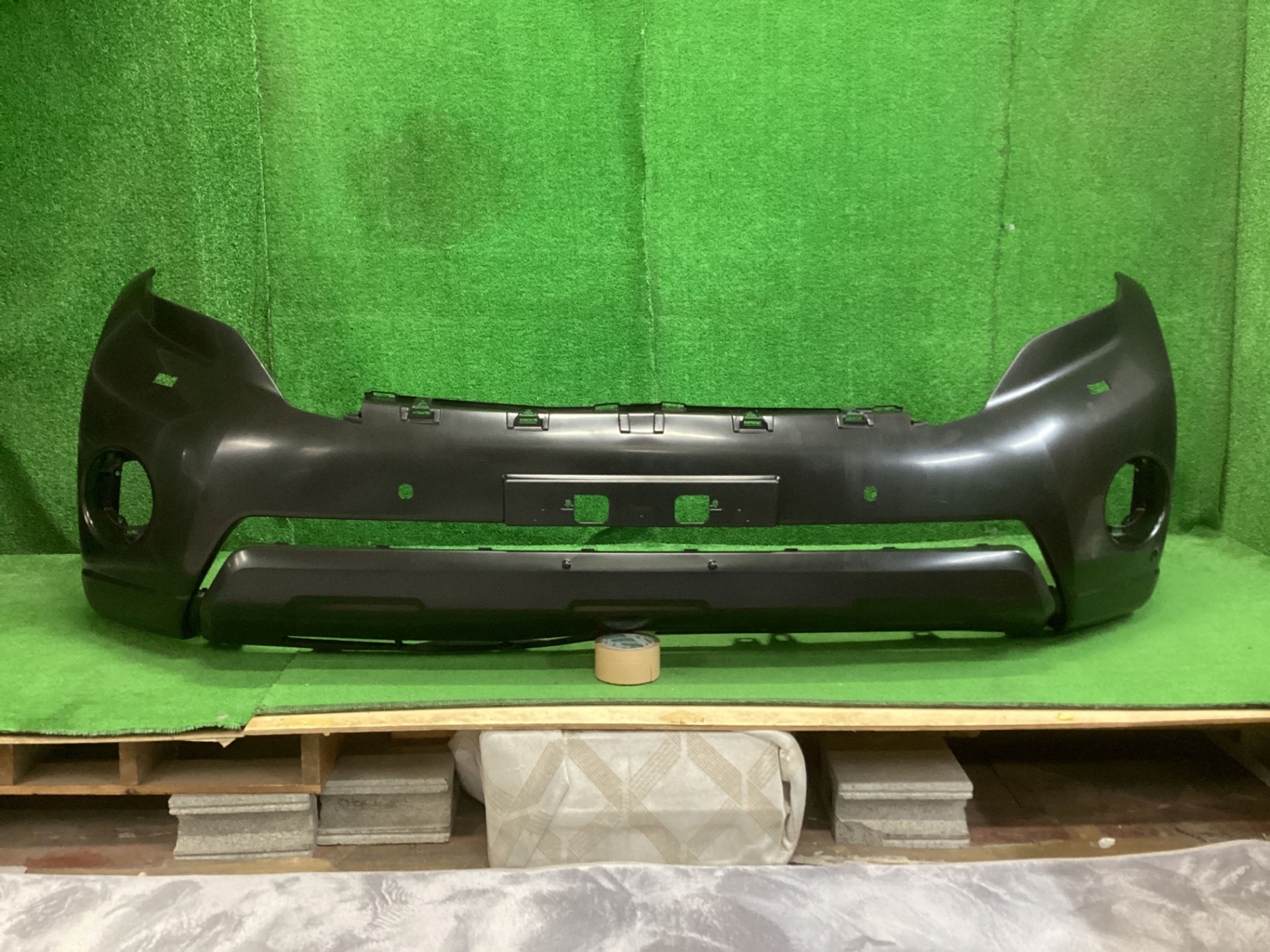 ランドクルーザープラド　フロントバンパー