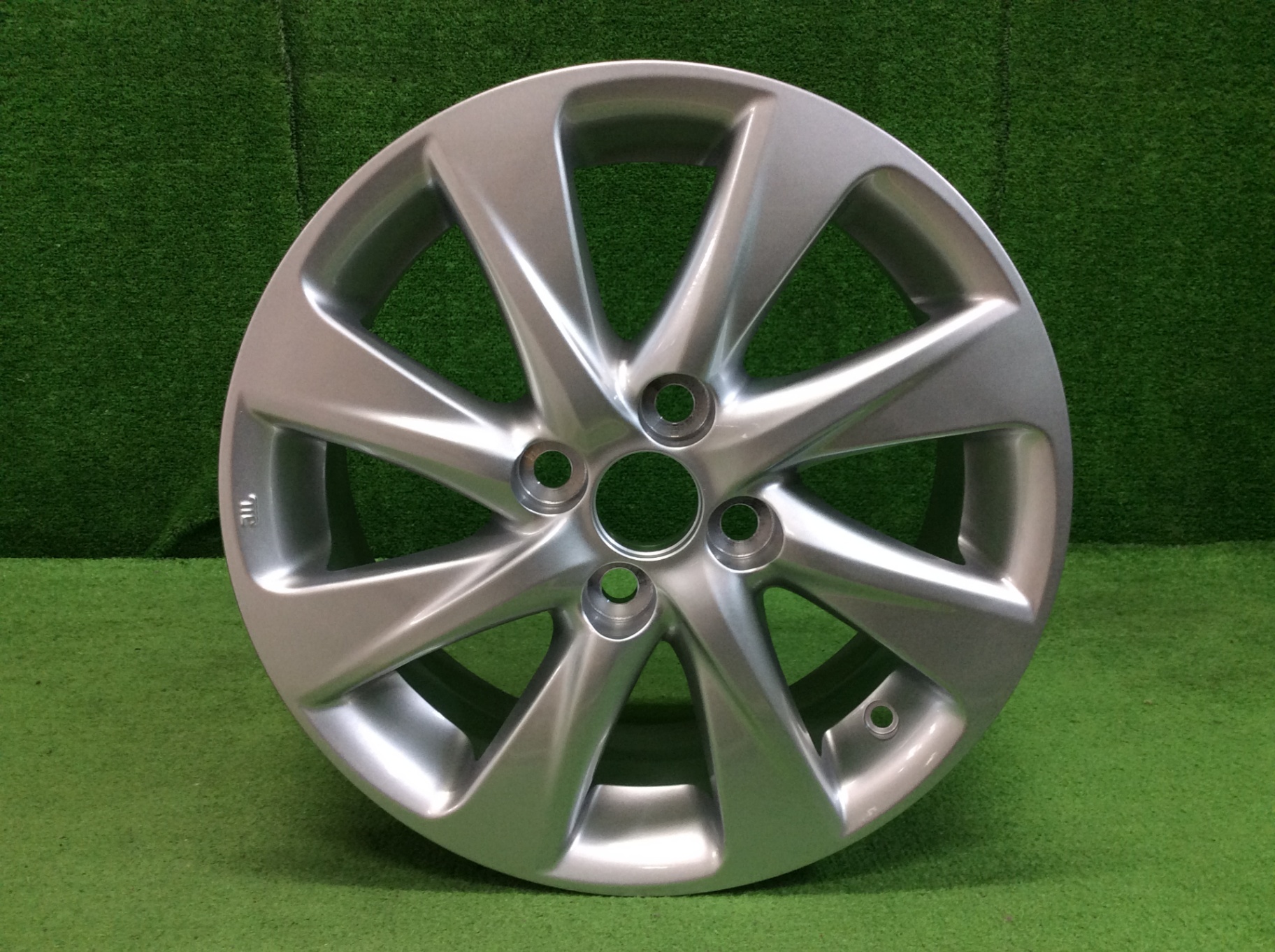 ヤリス　純正ホイール