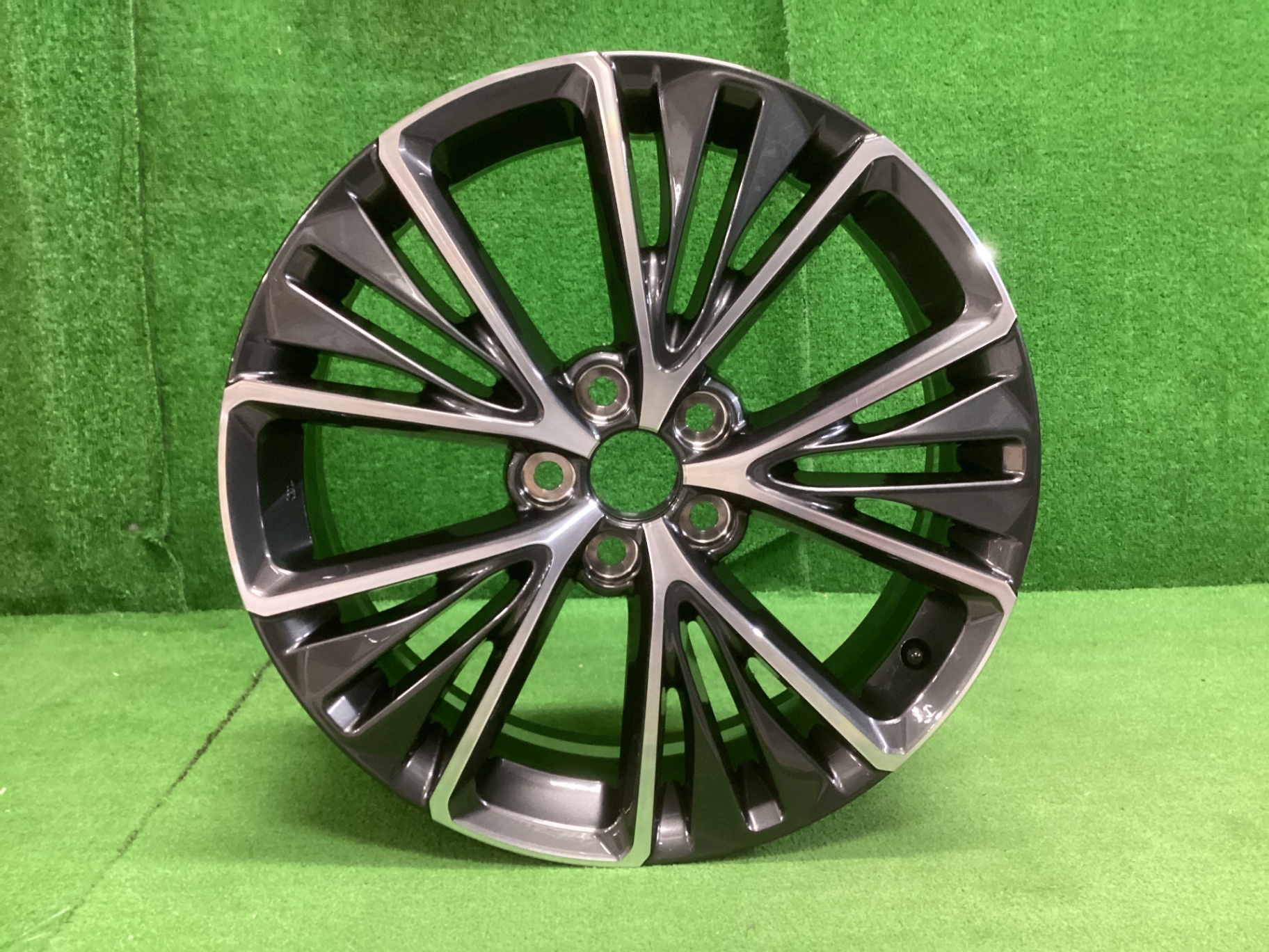 プリウス　純正ホイール