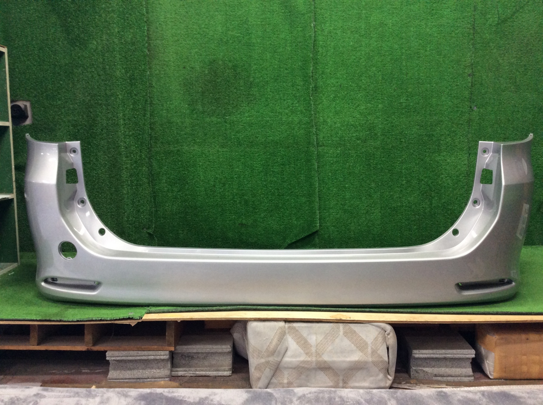 ノア　リヤバンパー