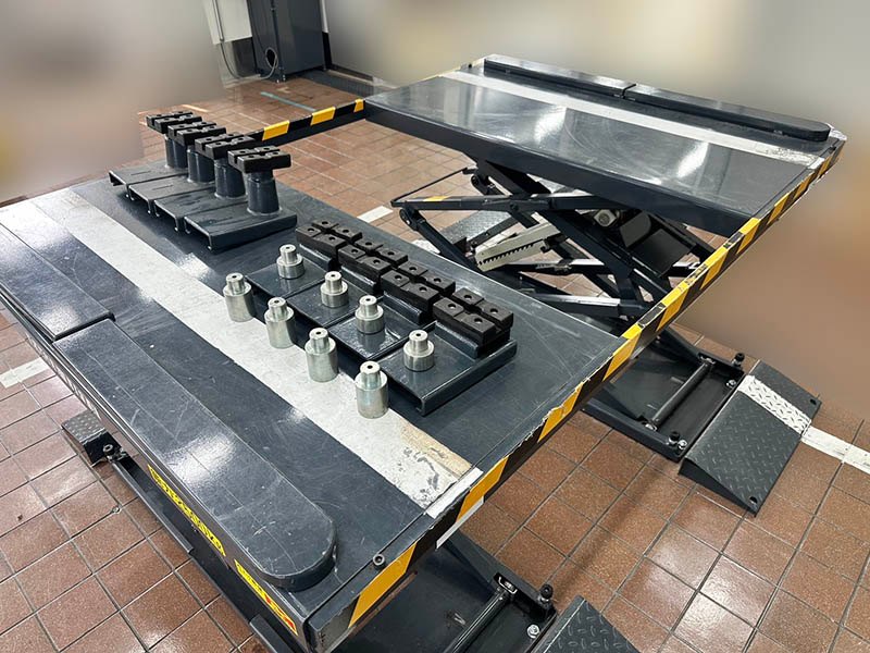 イーグルリフトⅡZ　バンザイ製 EGY-25LZN　能力2.5ｔ　低床床上リフト　No,444