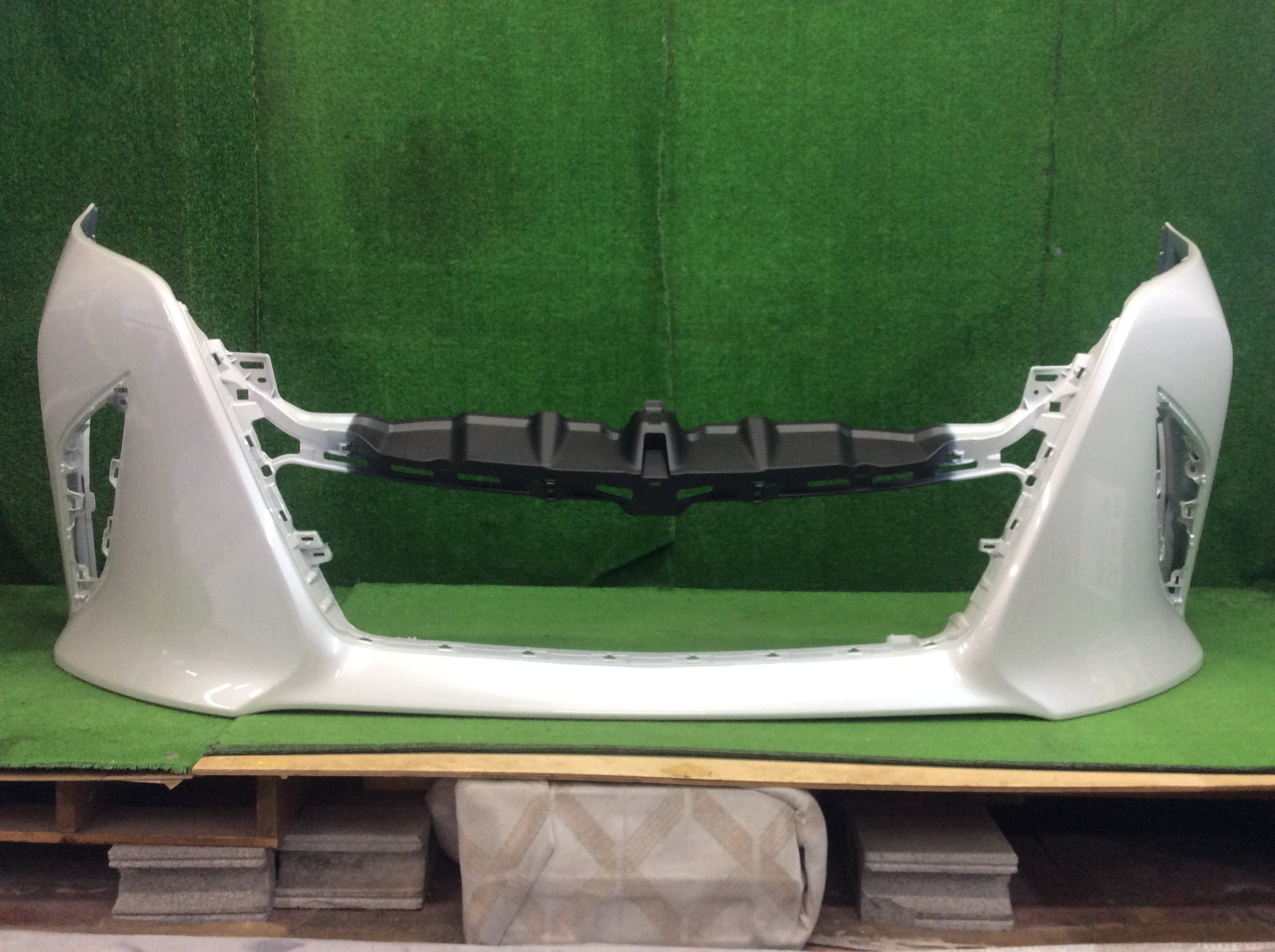 アルファード　フロントバンパー