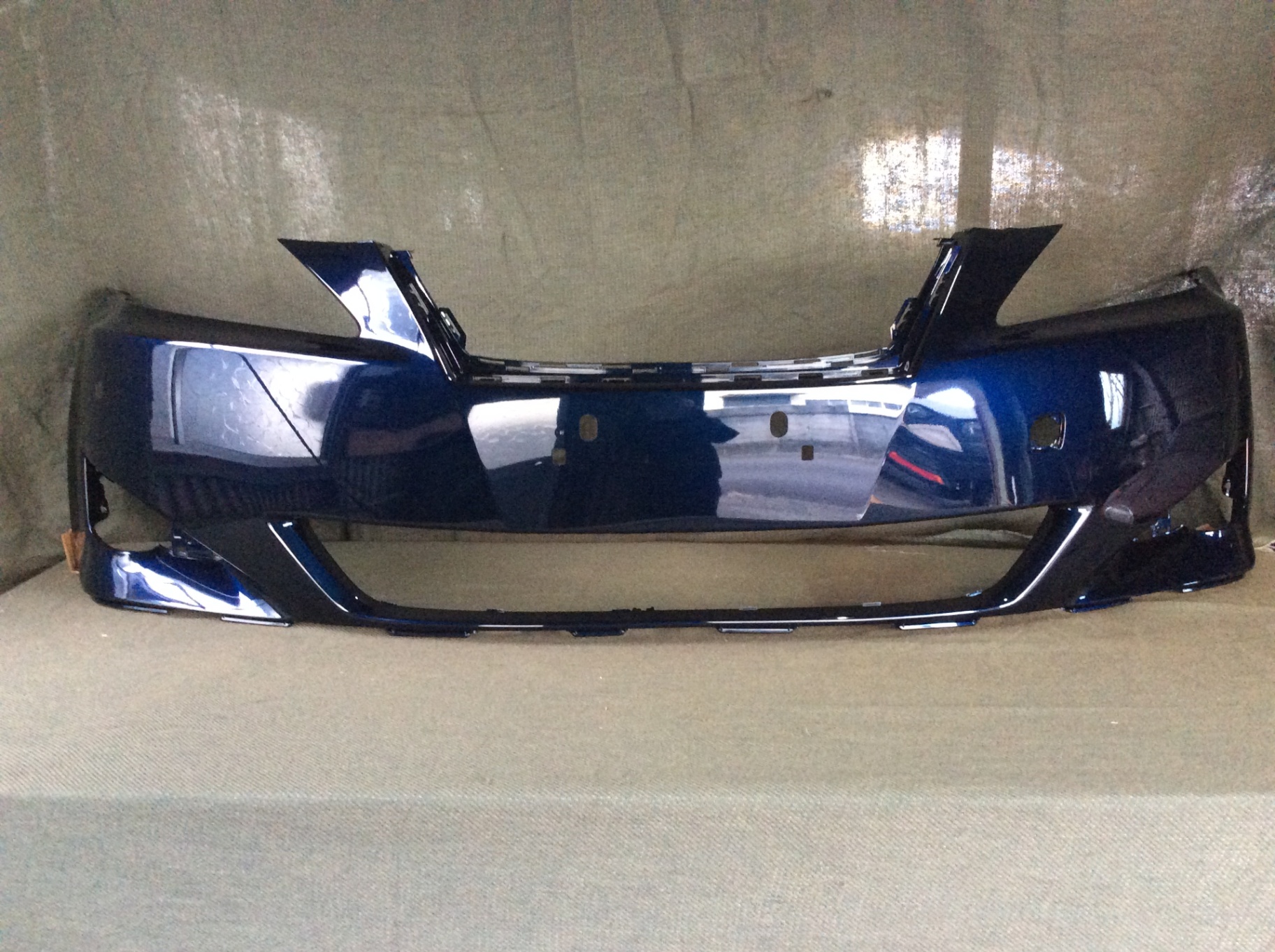 レクサスIS　フロントバンパー