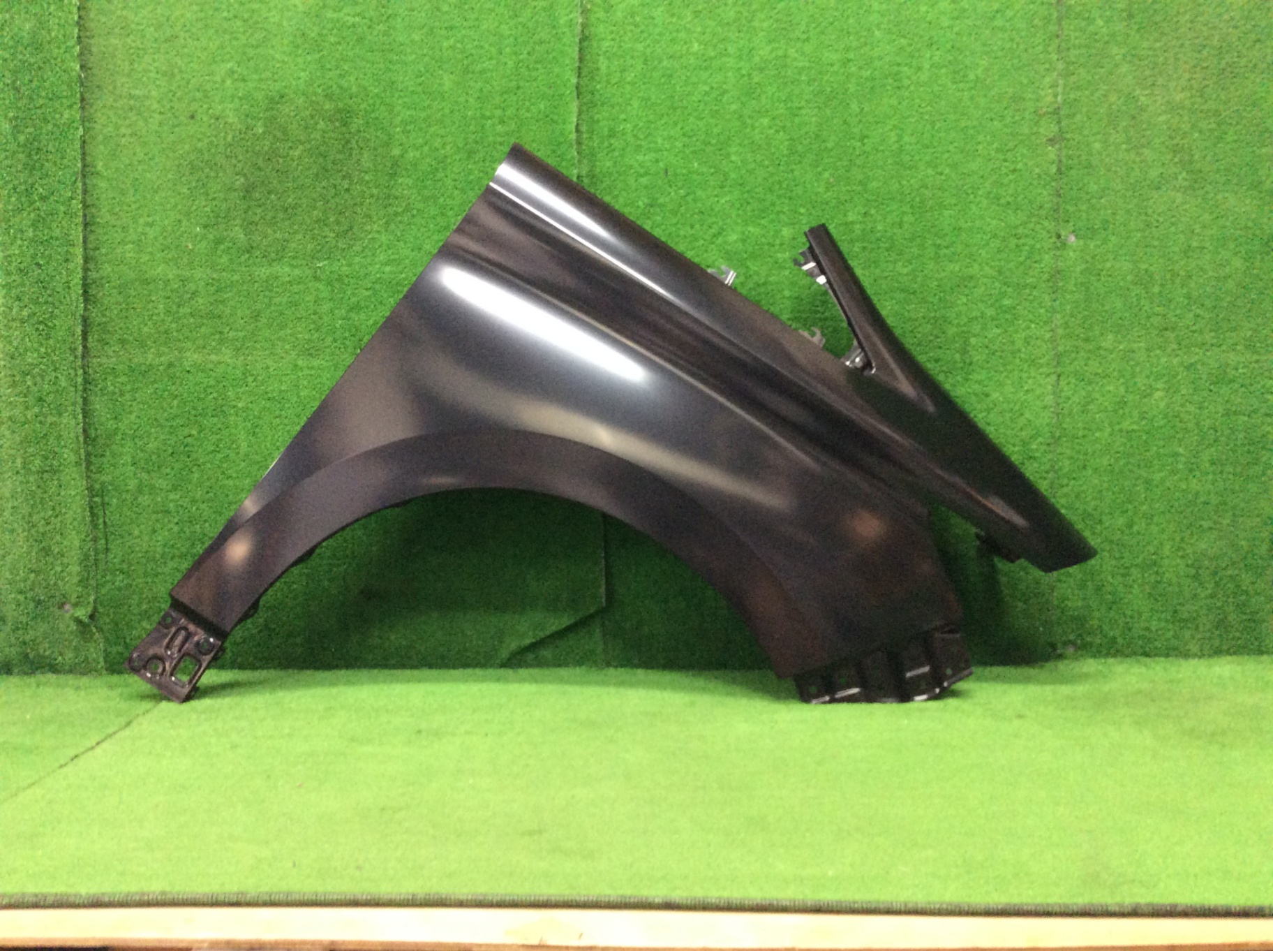 アルファード　右フロントフェンダー