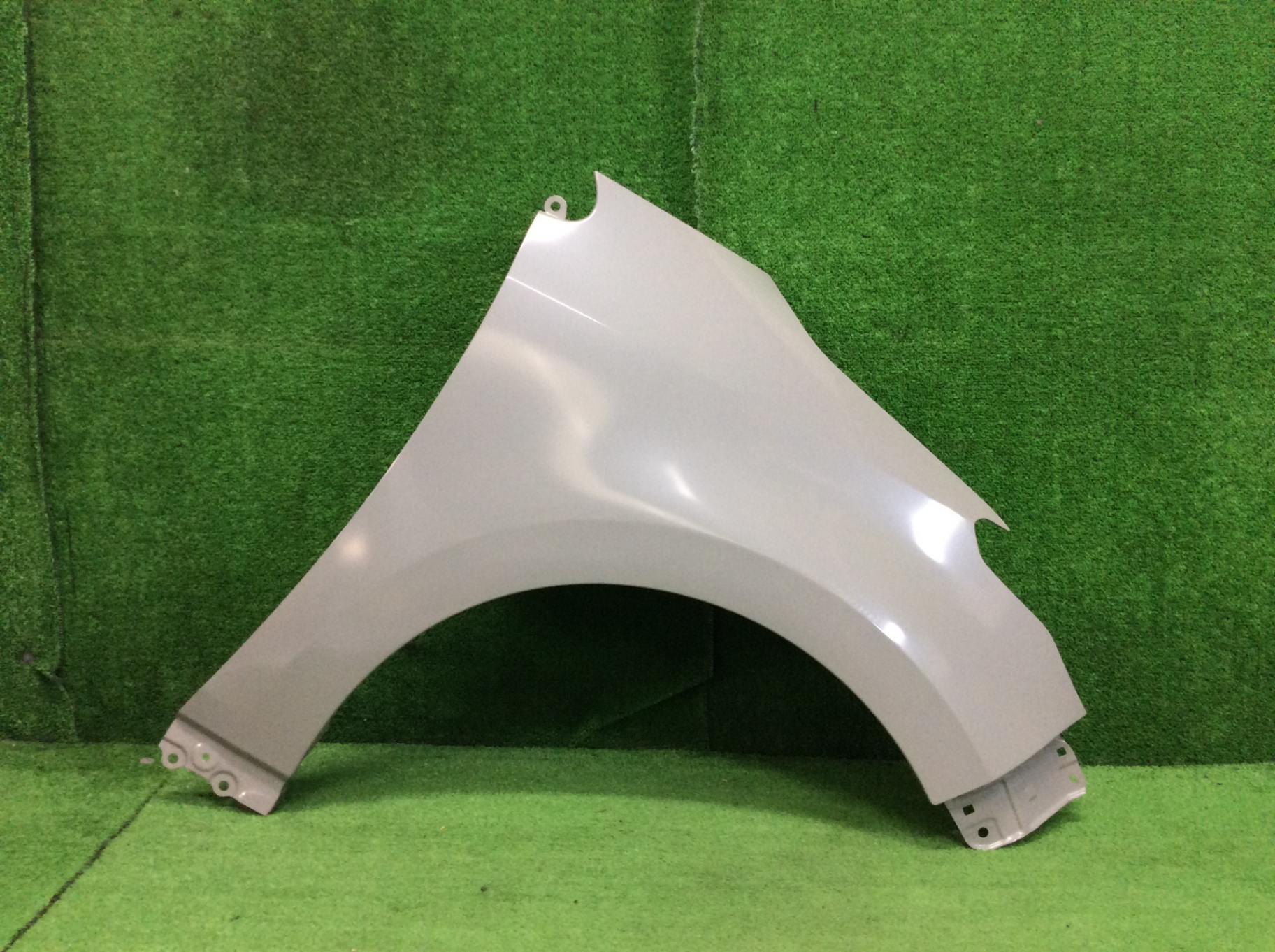 ヤリス　右フロントフェンダー