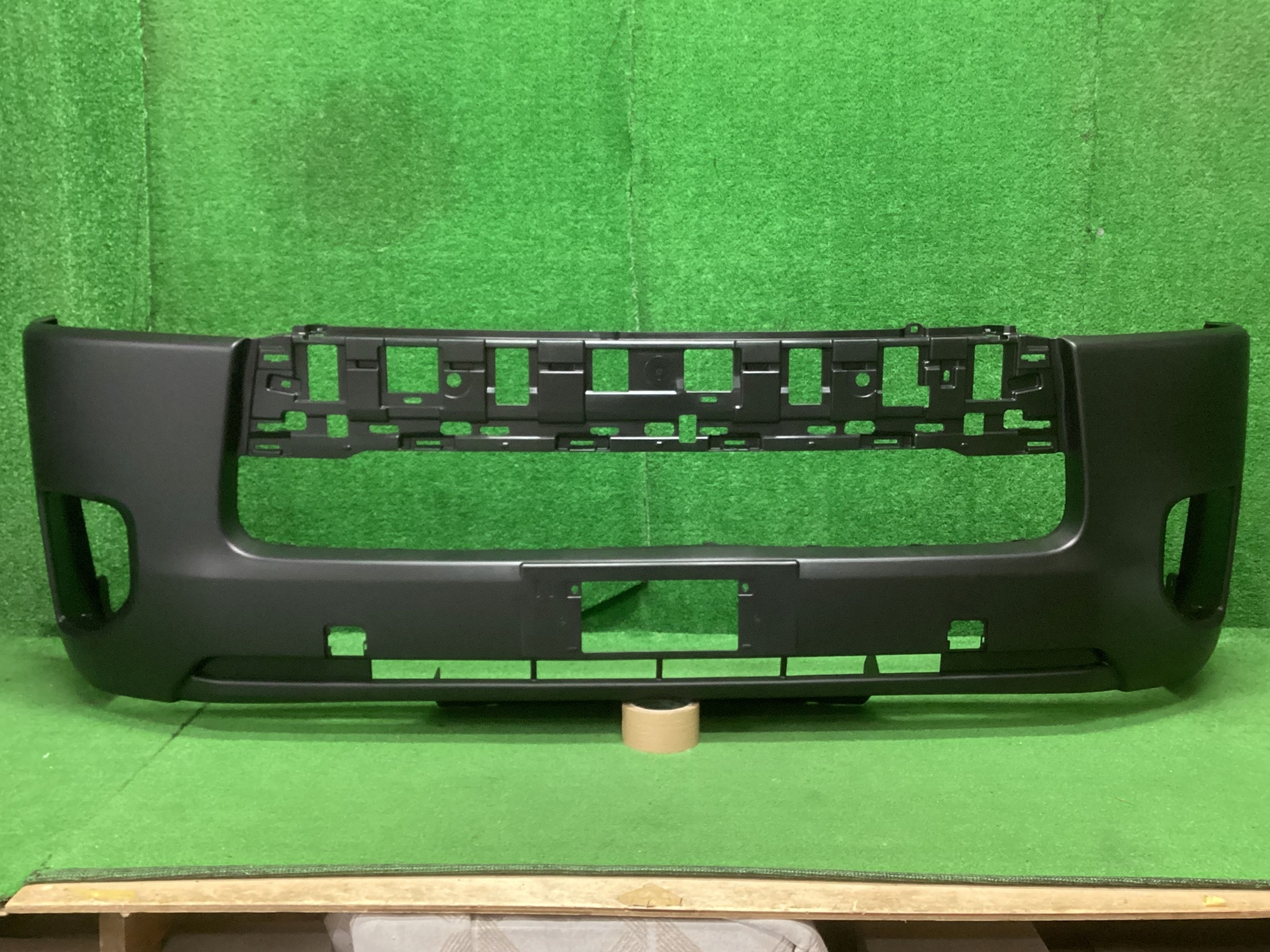 ハイエース　フロントバンパー