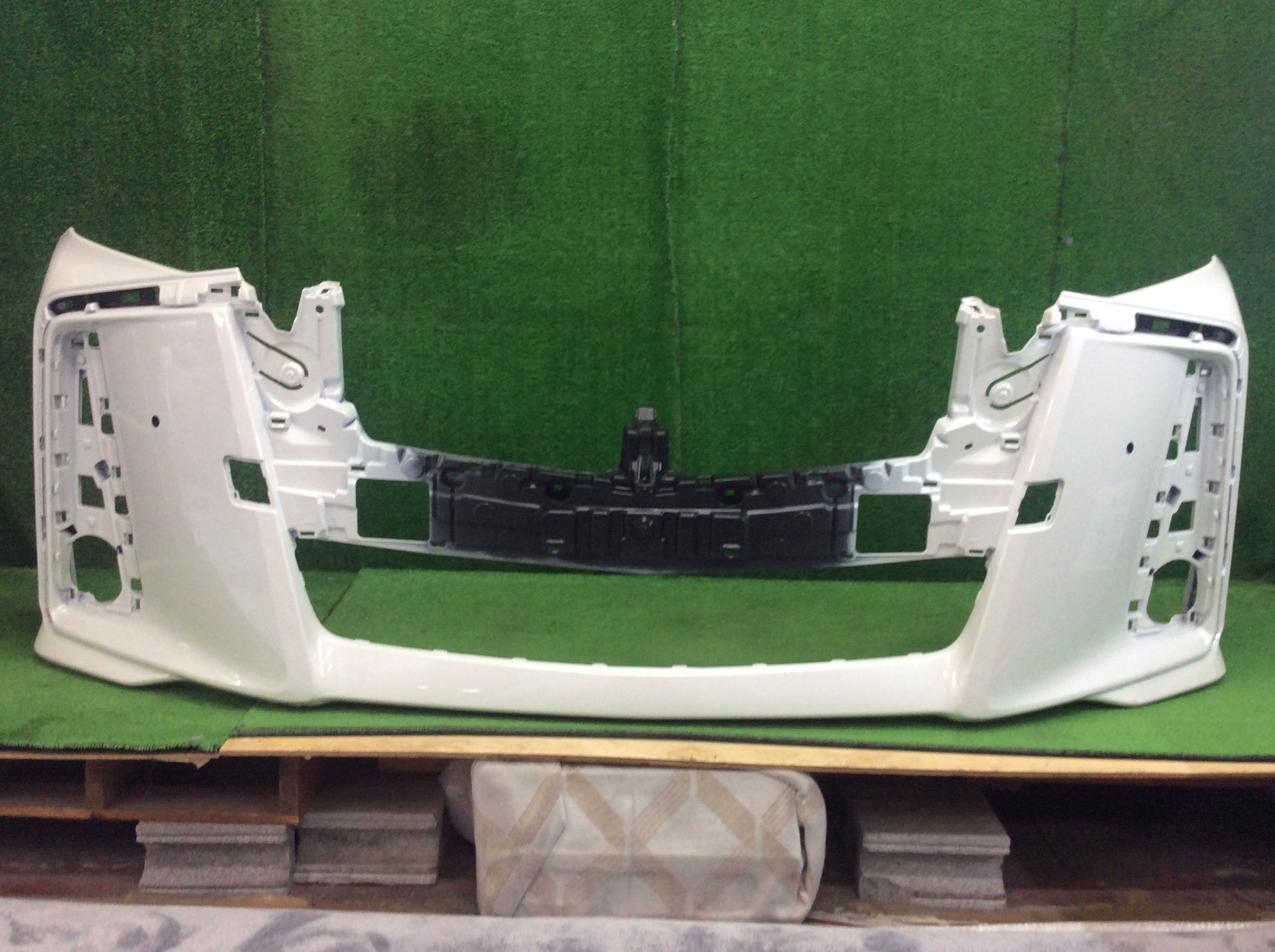 アルファード　フロントバンパー