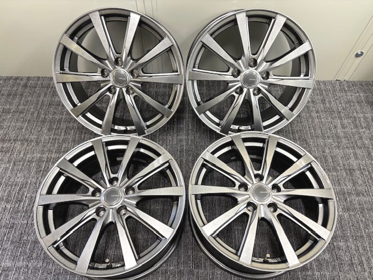 T24 アルミホイール 1台分 4個セット 17x7J +38 5H 114.3 YFC GRASS ZX シルバー スポーク