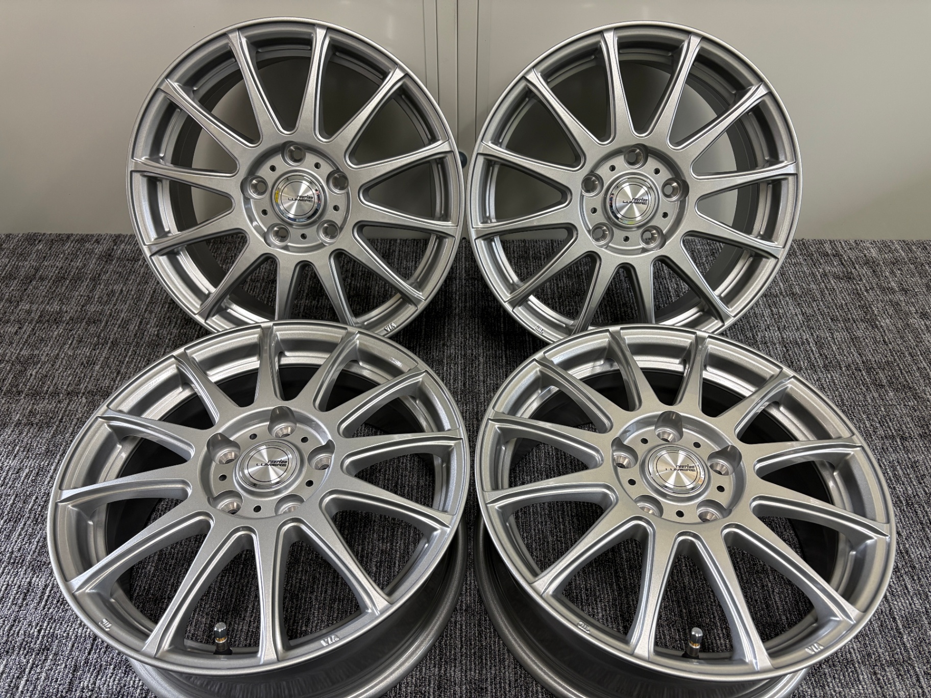 T72  アルミホイール 1台分 4個セット  Weds RAVRION LUMIERE 16X6.5J +53 5H PCD114.3  メタルシルバー スポーク