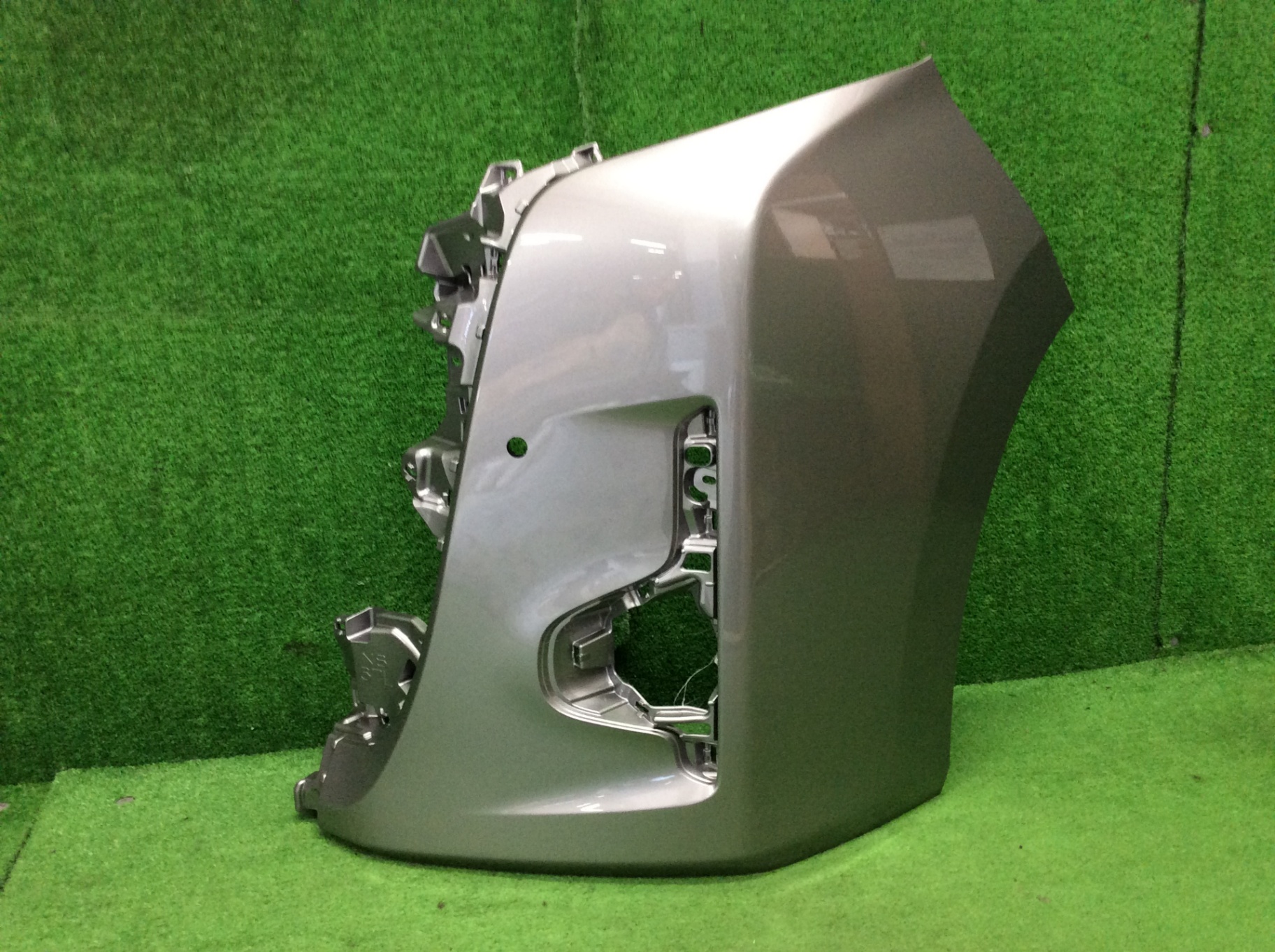 ノア　フロントバンパー(左側のみ)