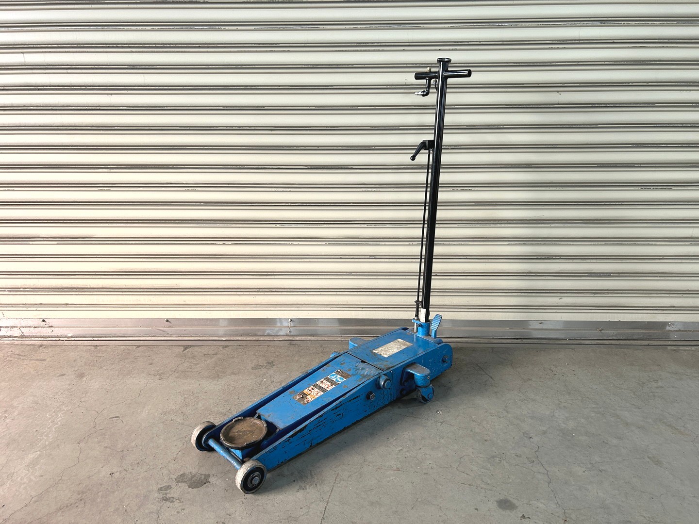 中古 3tエアージャッキ 10711