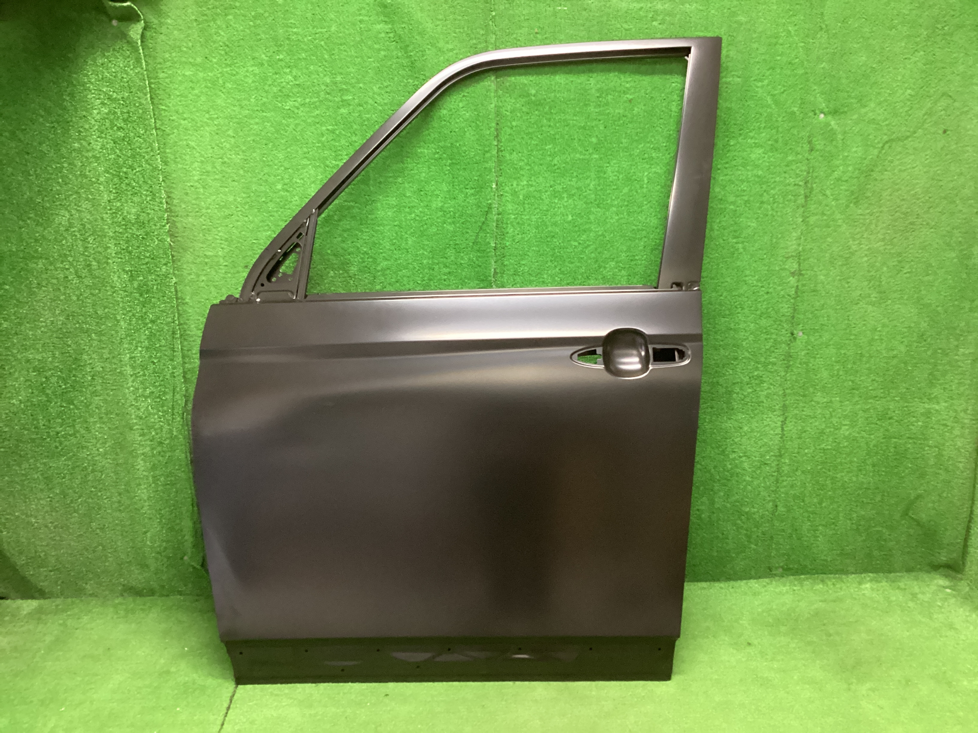 ノア　左Fドアパネル