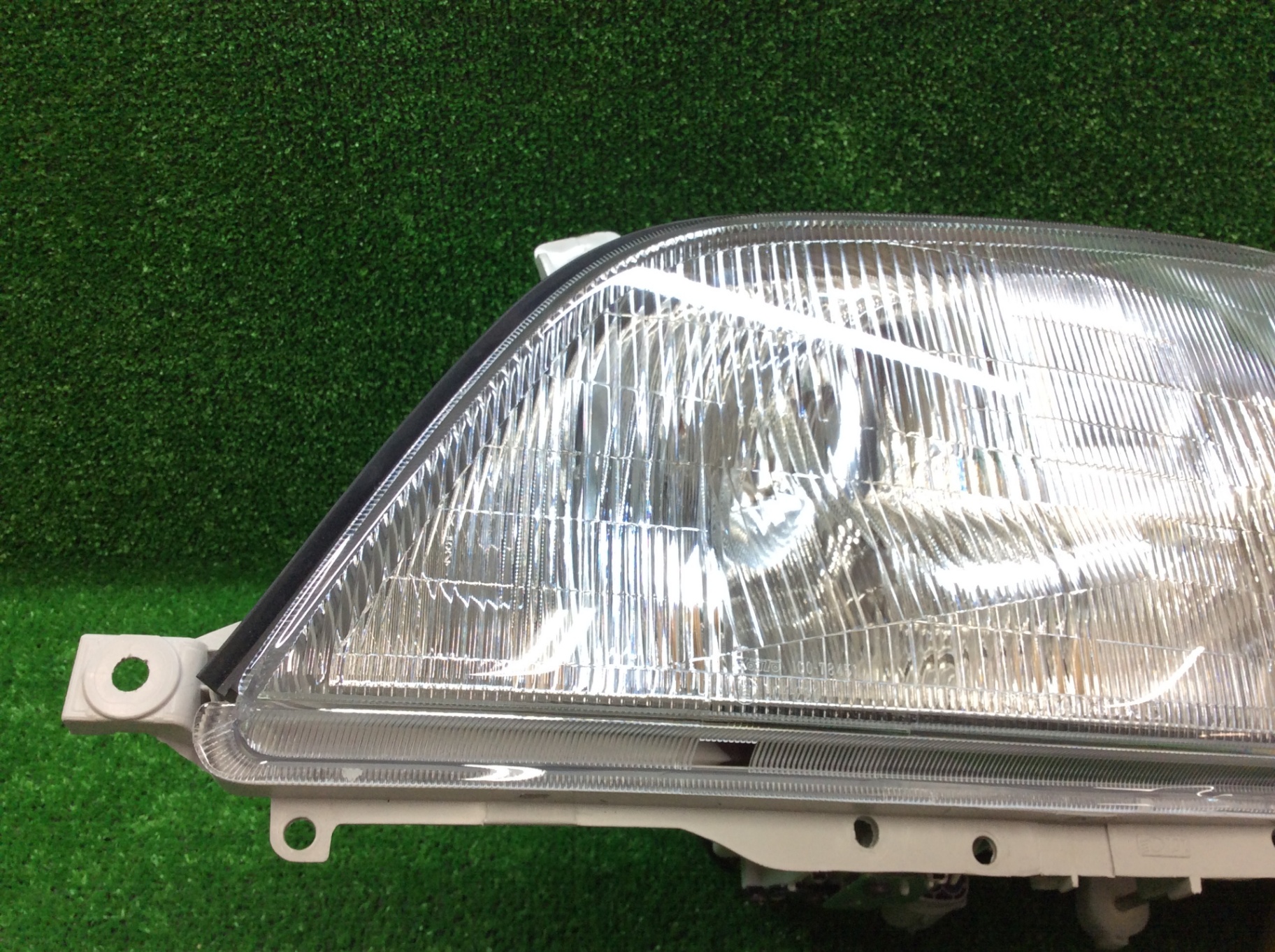 ダイナ　左ヘッドライト