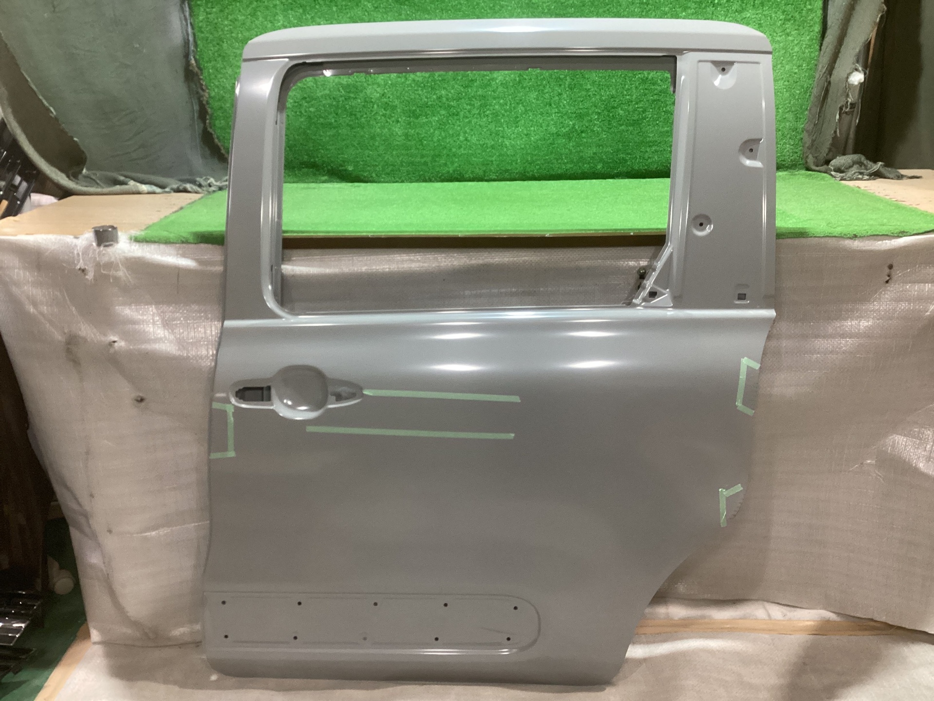 シエンタ　左リヤドアパネル