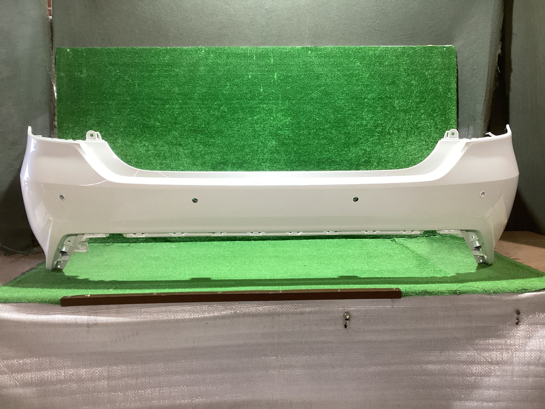 クラウン　リアバンパー