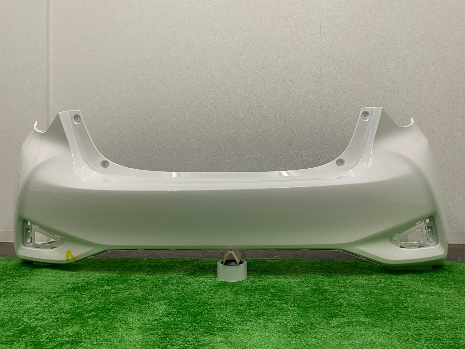 トヨタ ヴィッツ/ヴィッツ ハイブリッド リアバンパー KPS130,NHP130,NSP13#　52159-52870-A0