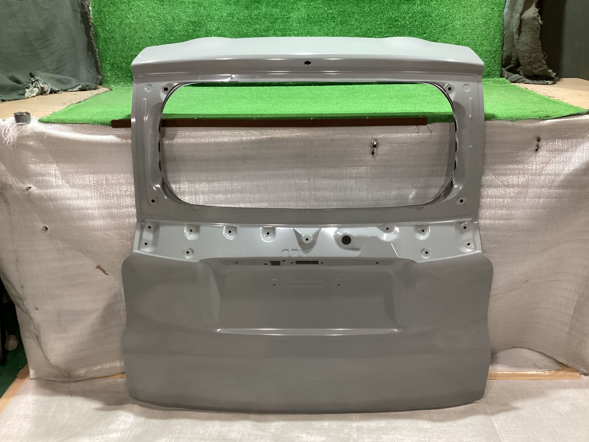 シエンタ　バックドアパネル