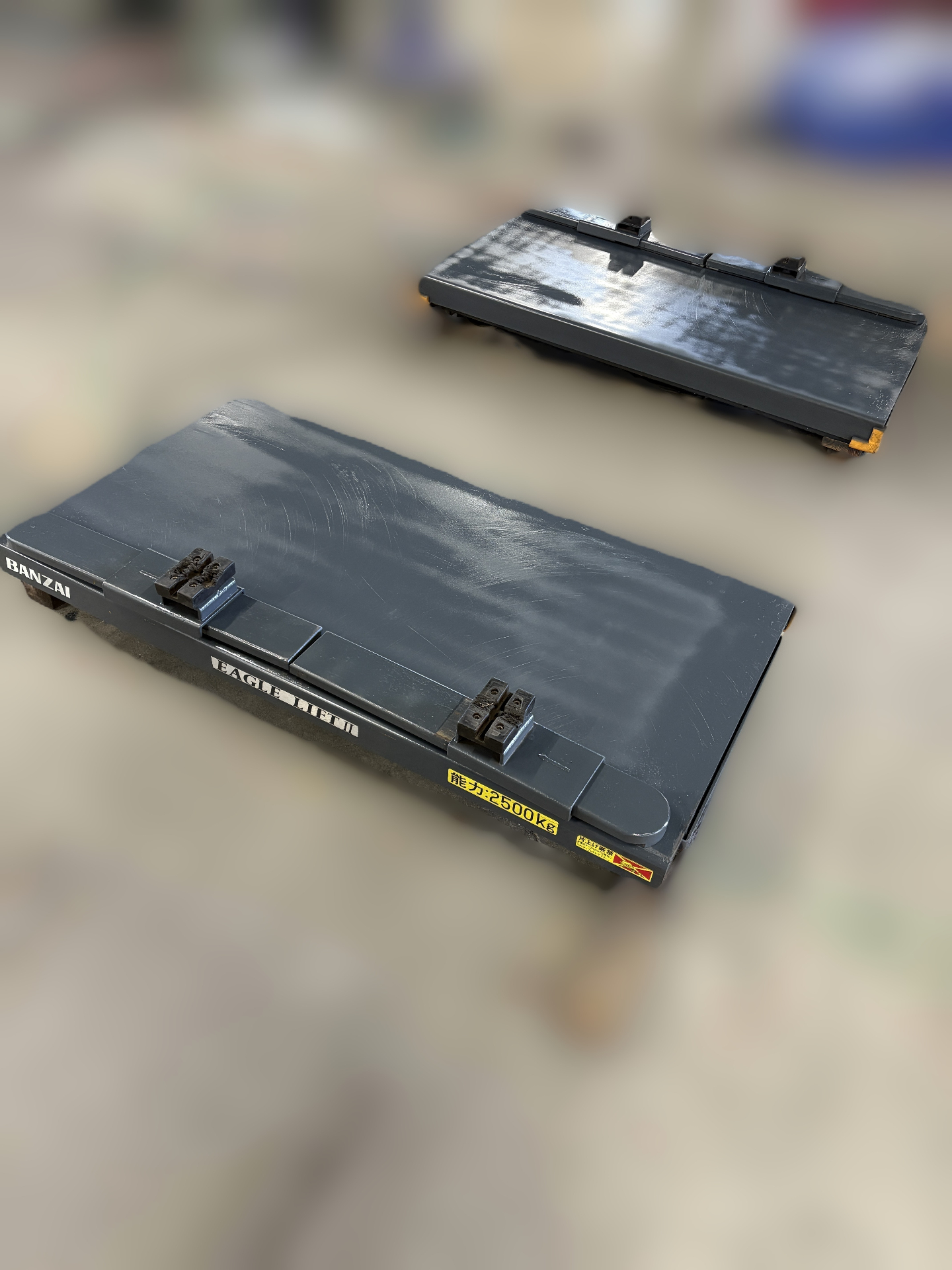 バンザイ製低床床上リフト　EGY-25LZN