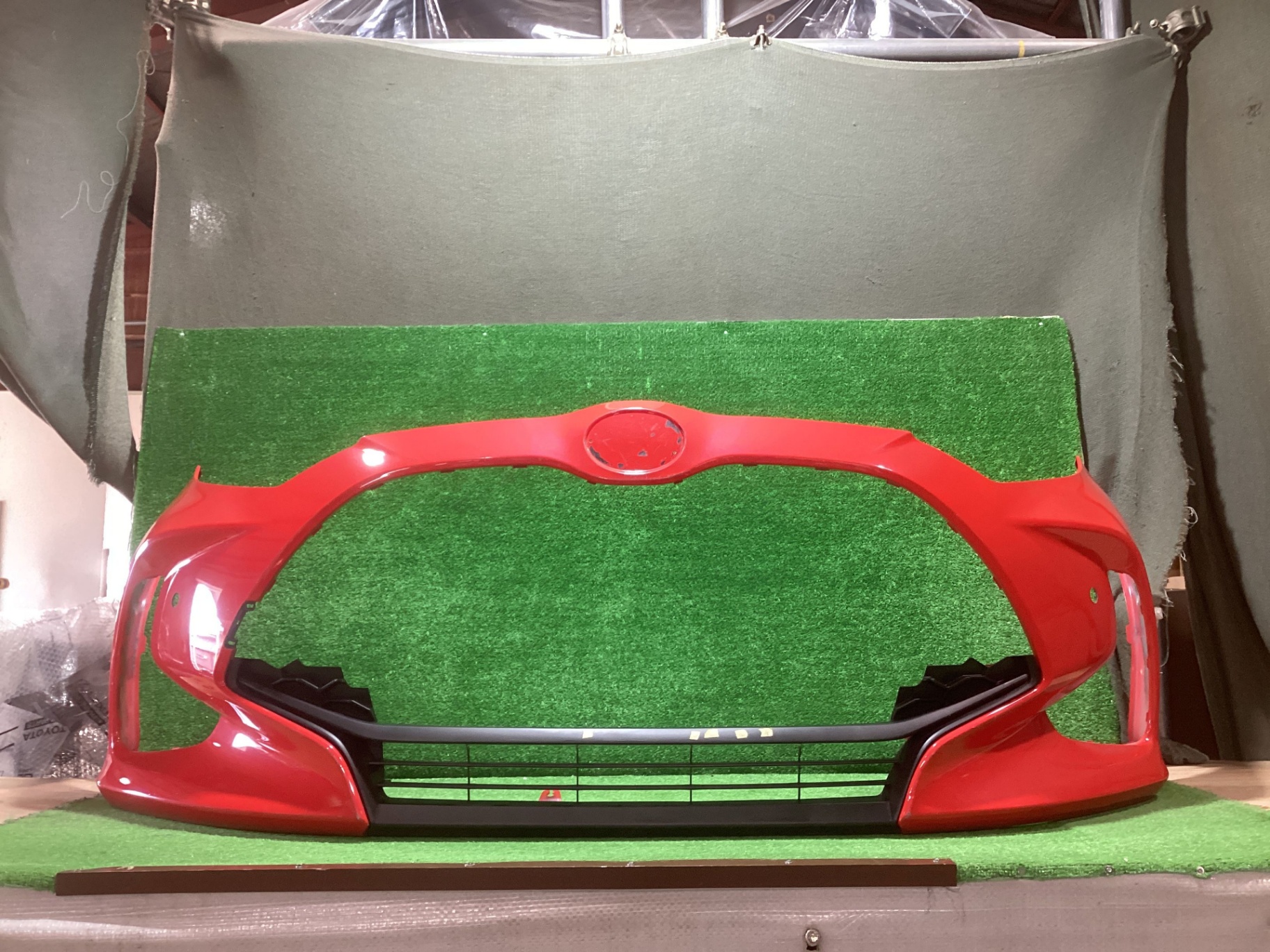 ヤリス　フロントバンパー※送料無料※