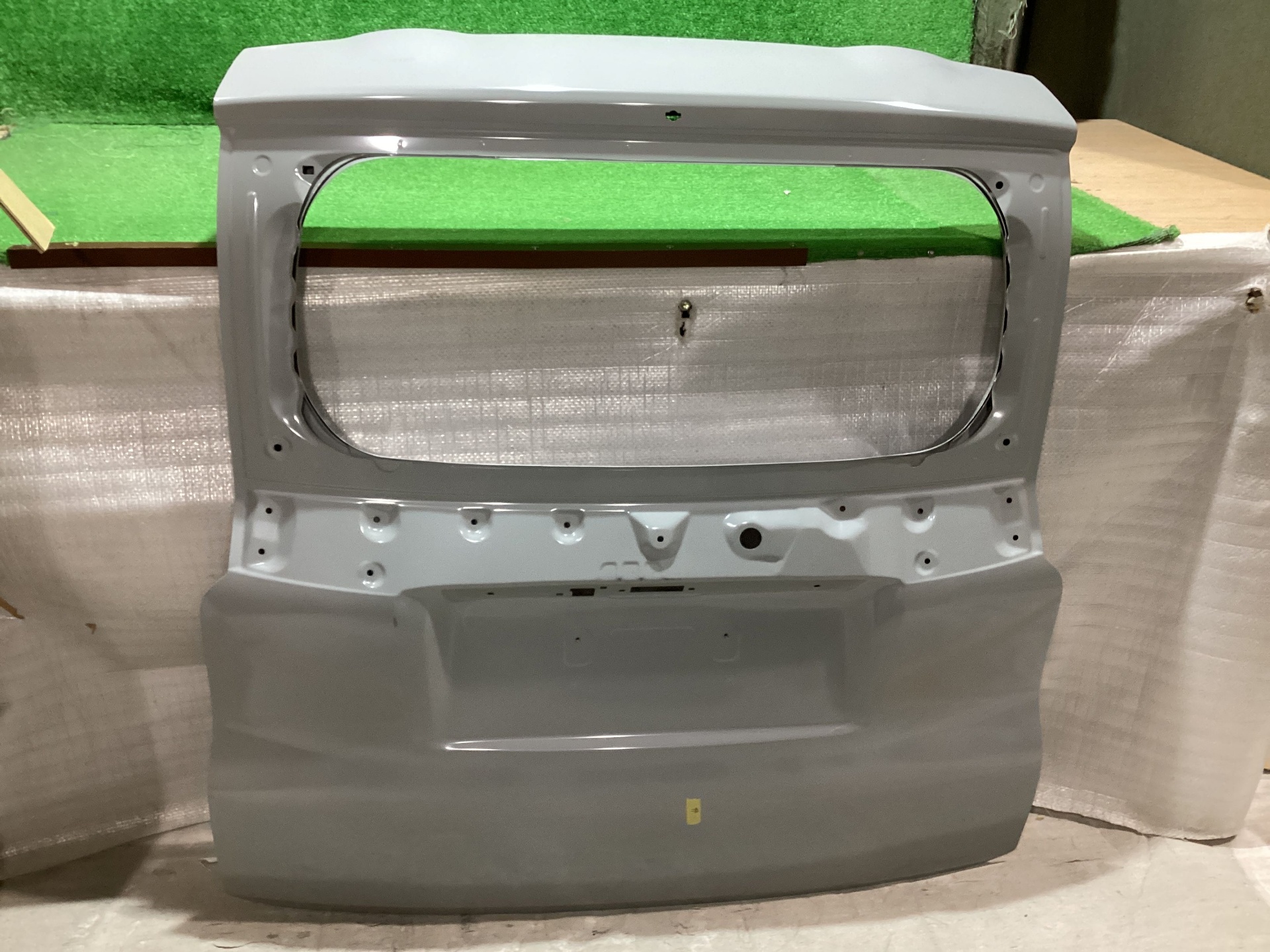 シエンタ　バックドアパネル　※送料無料※