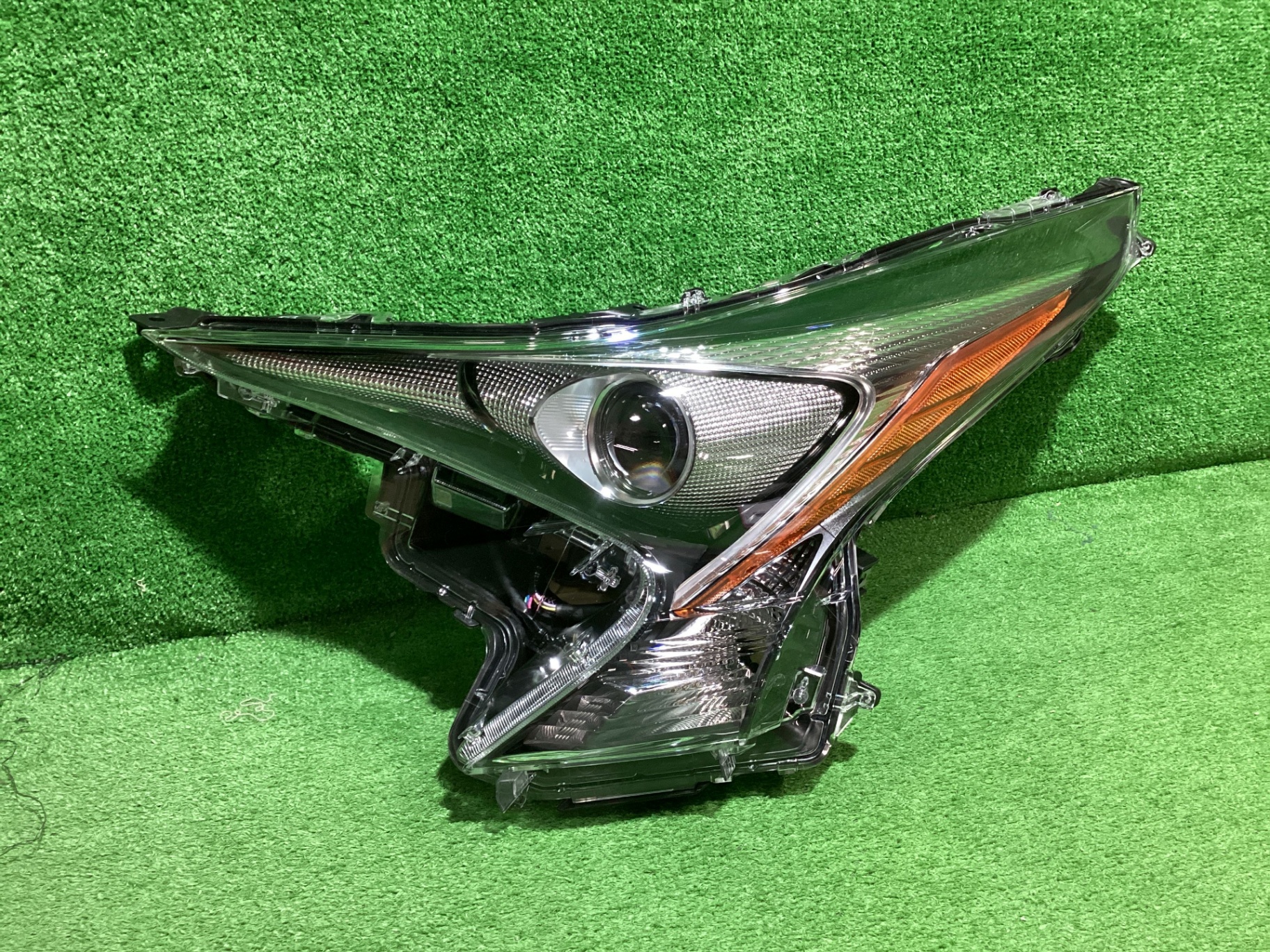 プリウス　左ヘッドラント※送料無料※