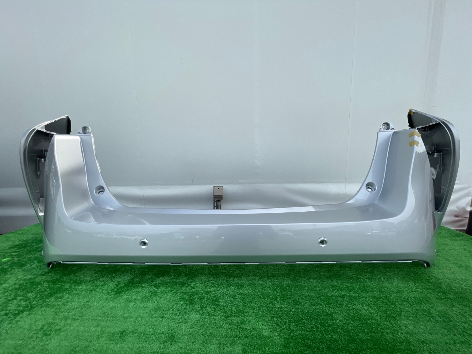 トヨタ プリウス リアバンパー ZVW50/55　52159-47914-B0