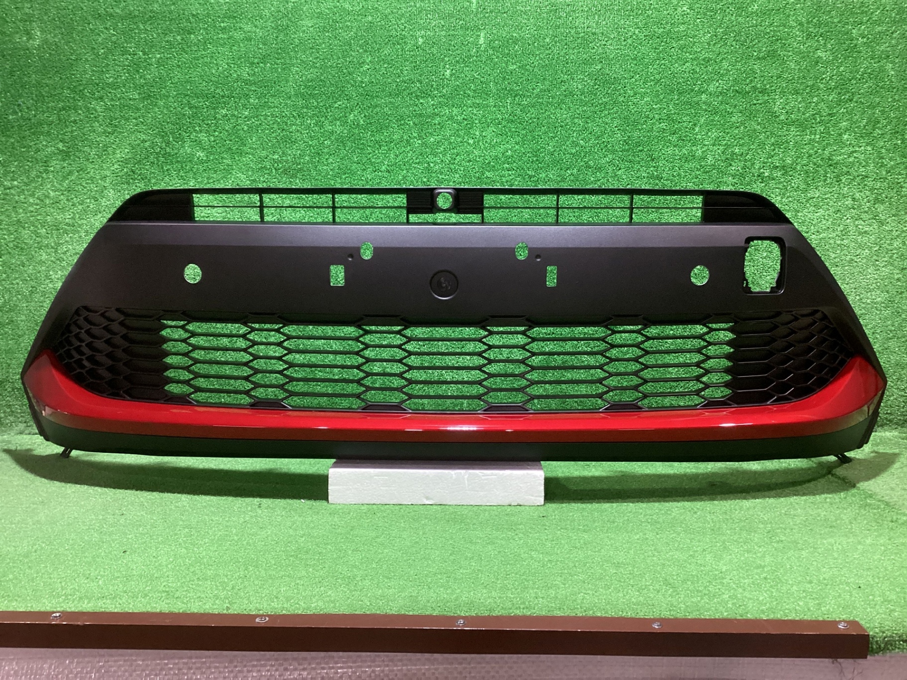 C-HR　ラジエータグリル