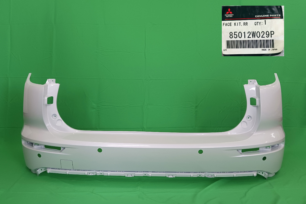 85012W029P フェース リヤバンパー 三菱 アウトランダー PHEV GN0W ホワイトダイヤモンド W85 センサー穴 有り 送料無料 発送地：東京 法人限定