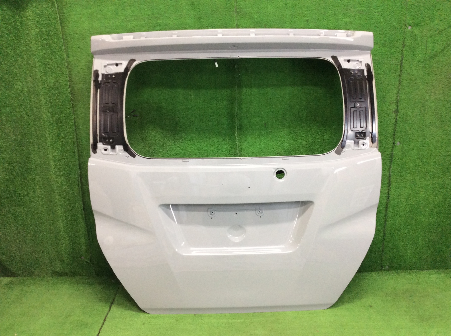 ルーミー　バックドアパネル